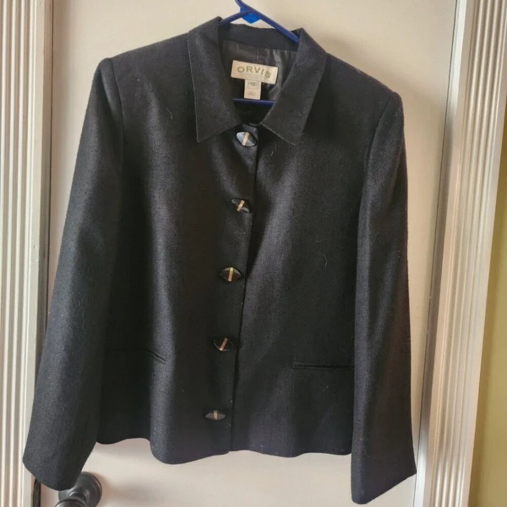 Orvis Dark blue size 12 blazer with coin pockets, padded shoulders and silk lini